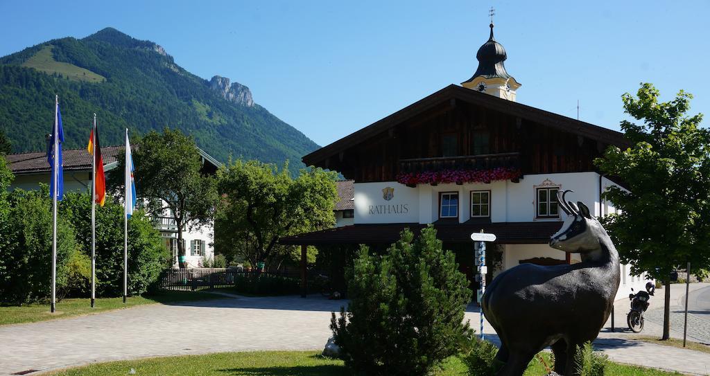 Alpenresidenz Chiemgau Apartment ชเลคิง ภายนอก รูปภาพ